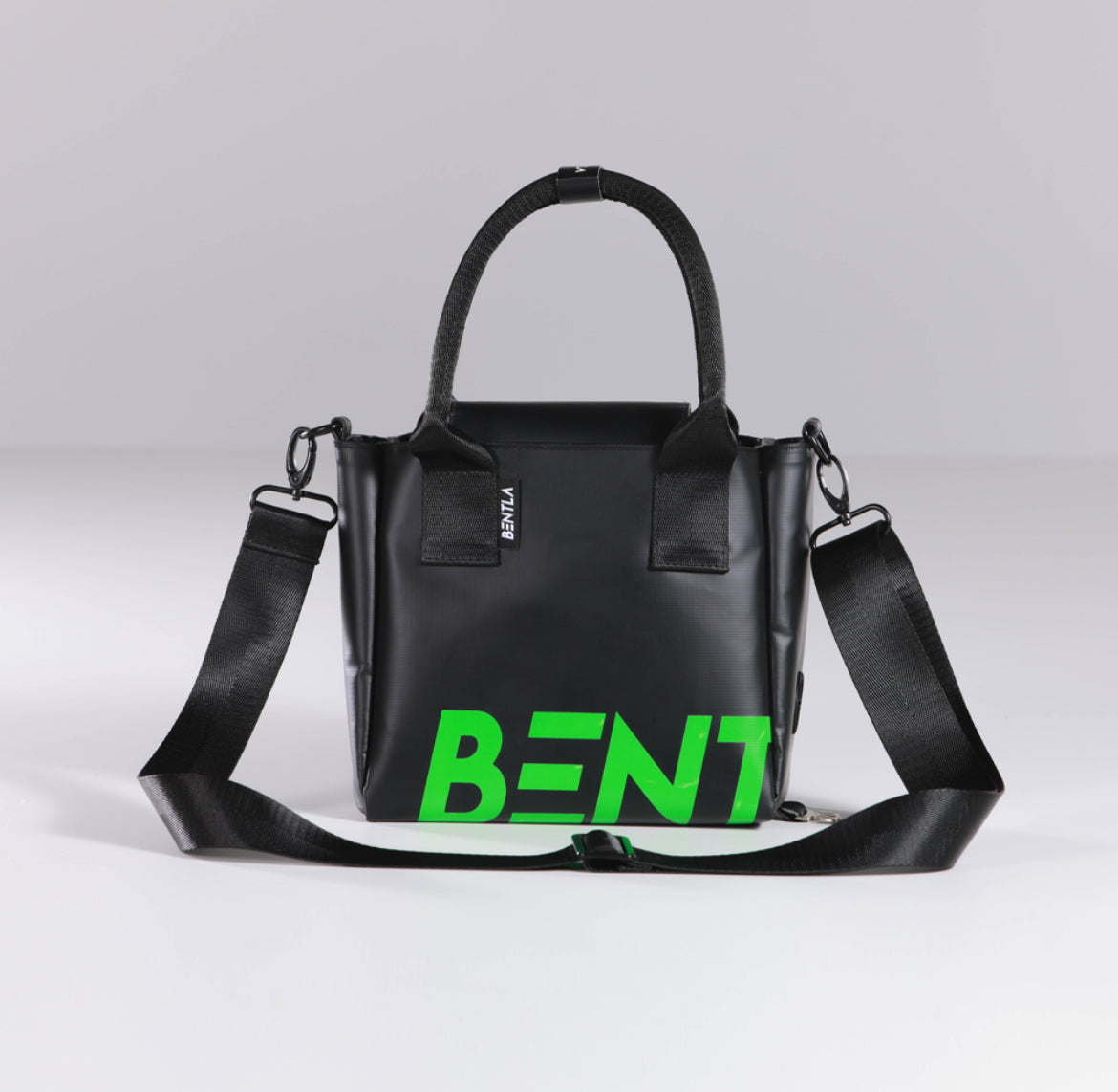 Bentla 韓國防水斜孭袋放狗袋 Ove Walking Bag