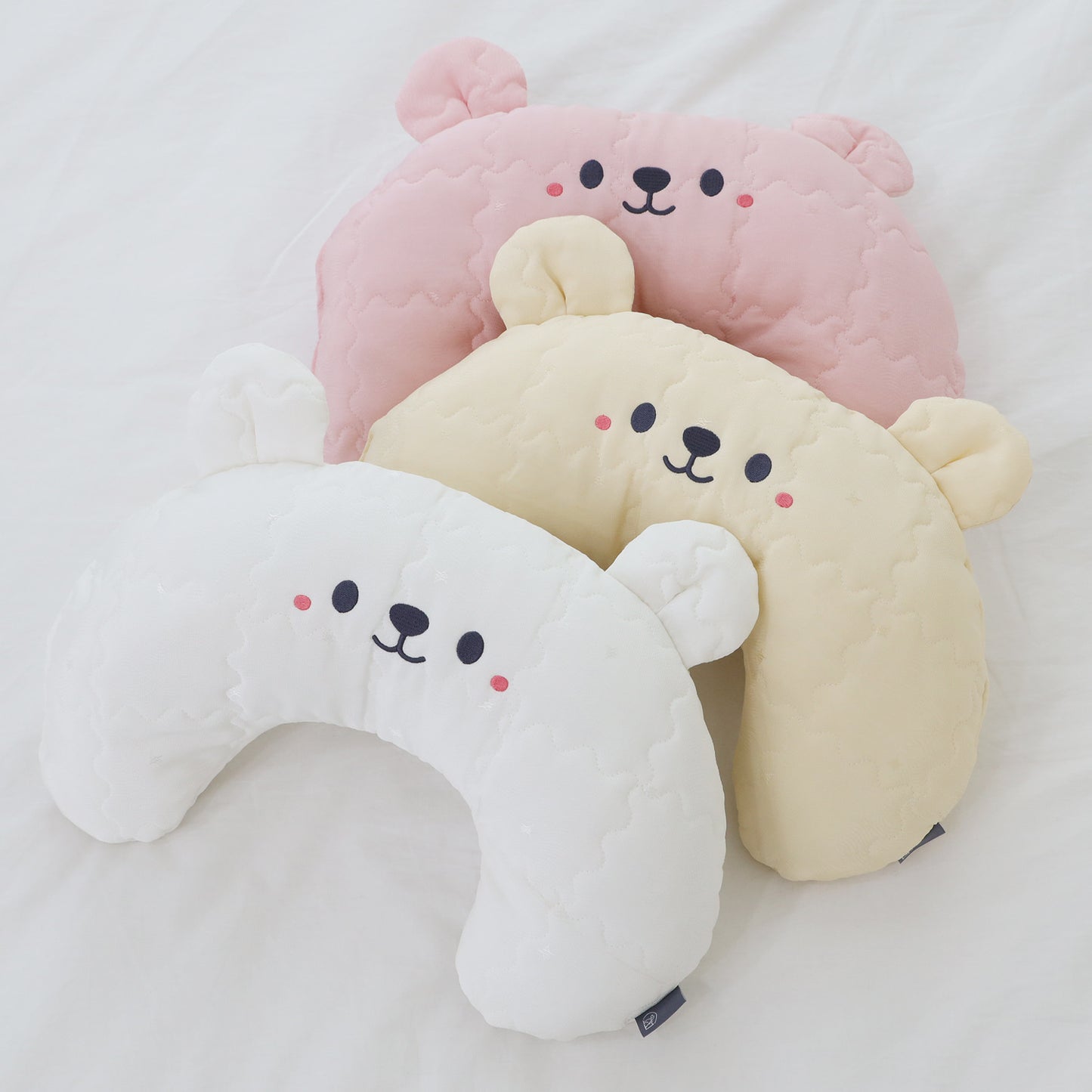 Ritogato 寵物涼感半月枕 Halfmoon Cool Cushion (Check Bear)