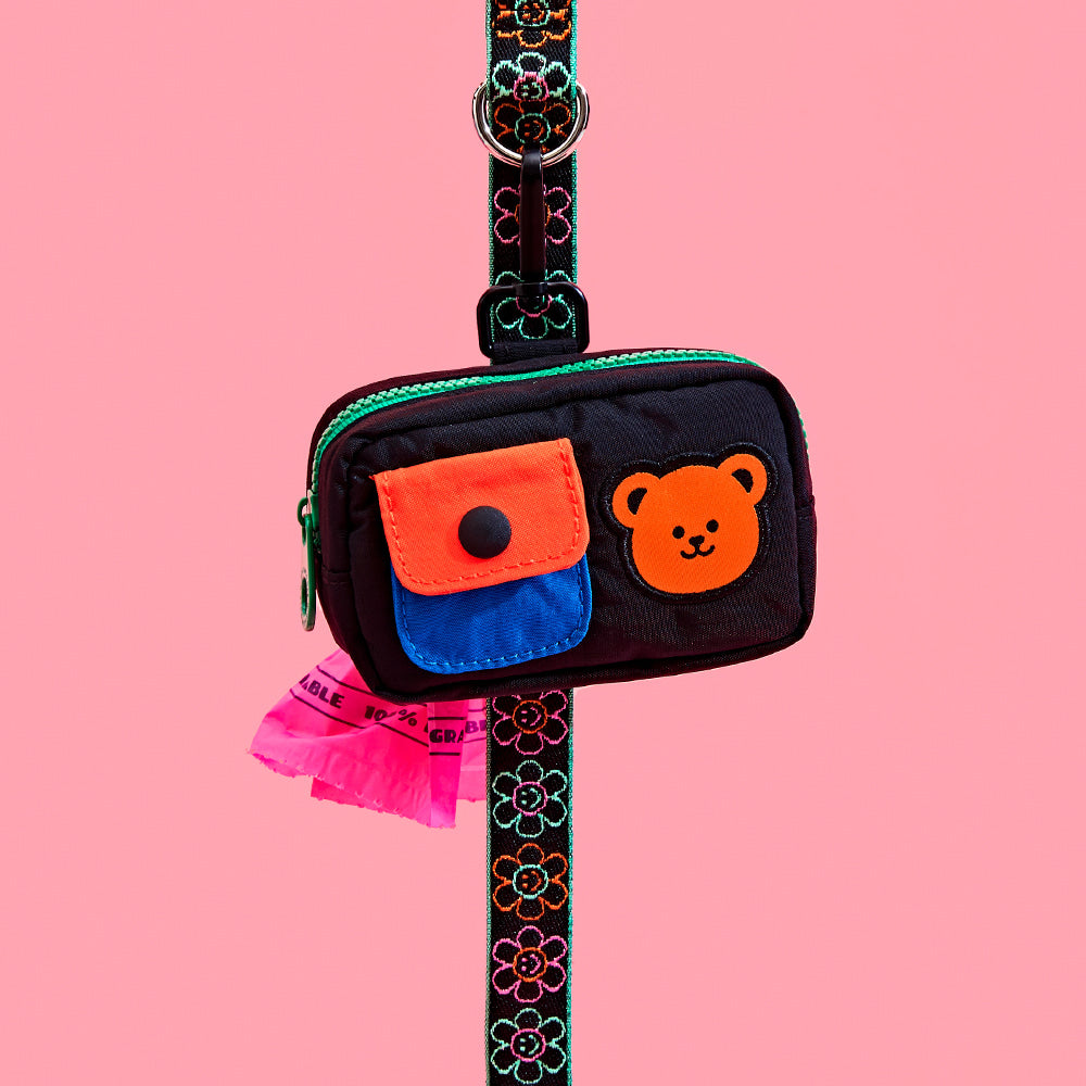 Wiggle Wiggle Poop Bag Wiggle Bear Pouch (with 2 poop bags)