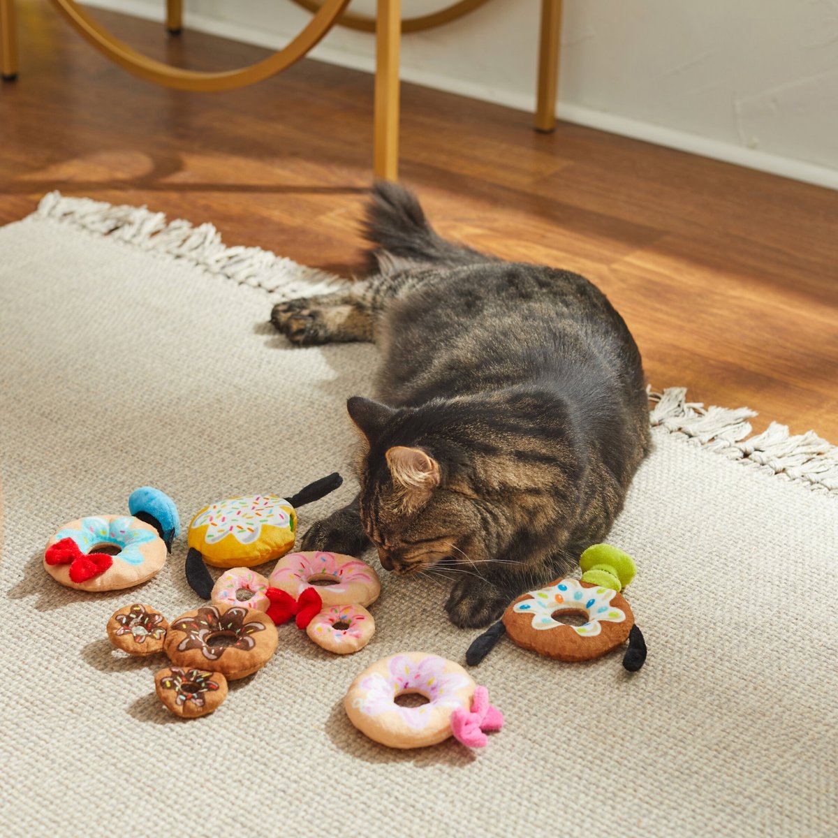 Disney Mickey & Friends Donuts Plush Cat Toy with Catnip 米奇朋友貓薄荷冬甩玩具 (隨機)